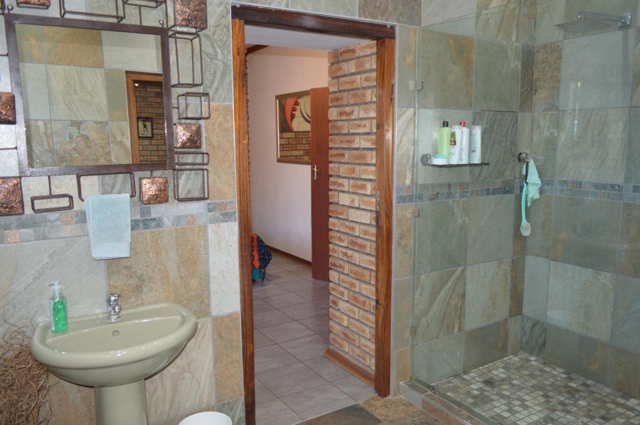 6 Bedroom Property for Sale in Doringkruin North West